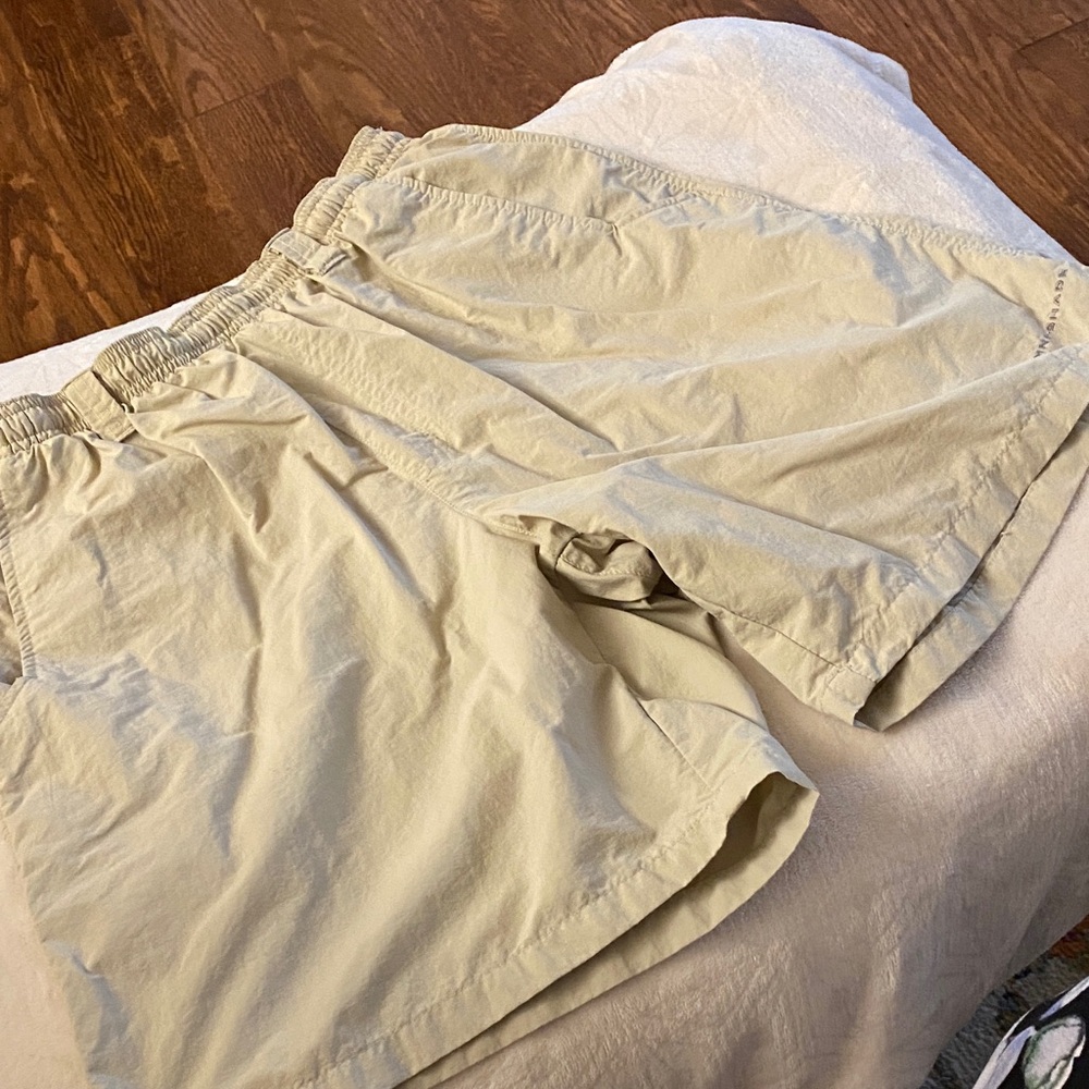 COLUMBIA Men's Tan Shorts fishing gear